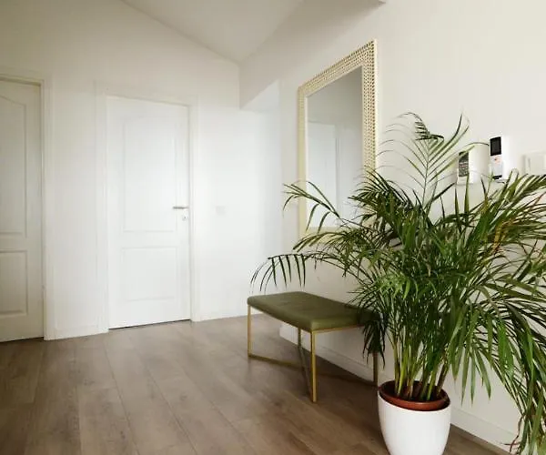 Iva's Cosy Apartment, Sea View And Free Parking * Zadar