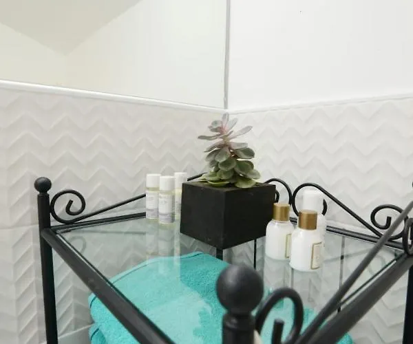 Iva's Cosy Apartment, Sea View And Free Parking زادار