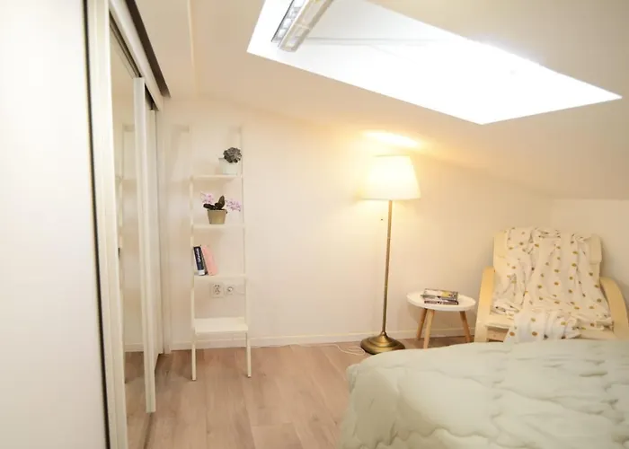 Iva's Cosy Apartment, Sea View And Free Parking * زادار