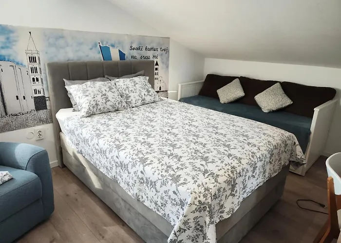 Iva's Cosy Apartment, Sea View And Free Parking * زادار