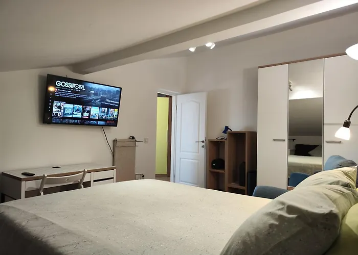 Iva's Cosy Apartment, Sea View And Free Parking * زادار
