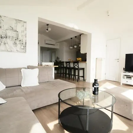 Iva's Cosy Apartment, Sea View And Free Parking 아파트 자다르