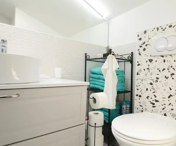 Iva's Cosy Apartment, Sea View And Free Parking * Zara