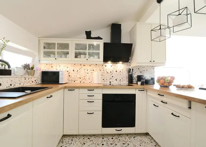 Iva's Cosy Apartment, Sea View And Free Parking * Zara