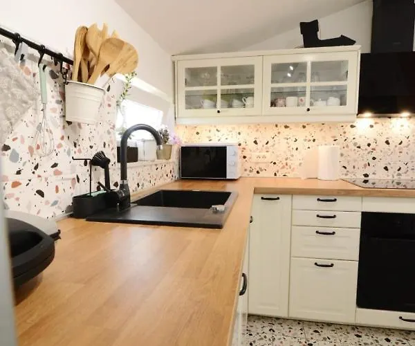 Iva's Cosy Apartment, Sea View And Free Parking * Zara